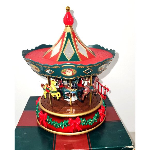 Maisto "Good Times Go Round" musical Christmas carousel. - Picture 2 of 6
